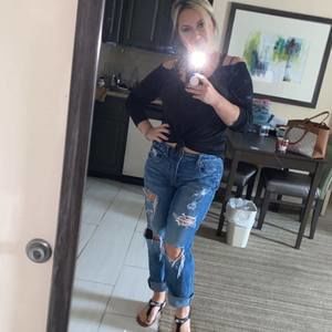 Meet your Posher, Kayla